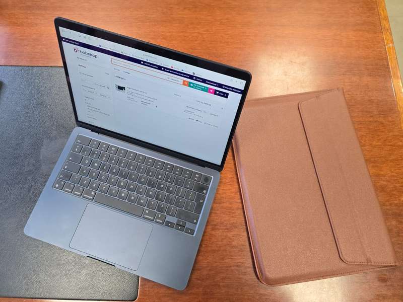 Apple MacBook Air 13, M2: 8Gb Unified Memory, 512Gb SSD Storage