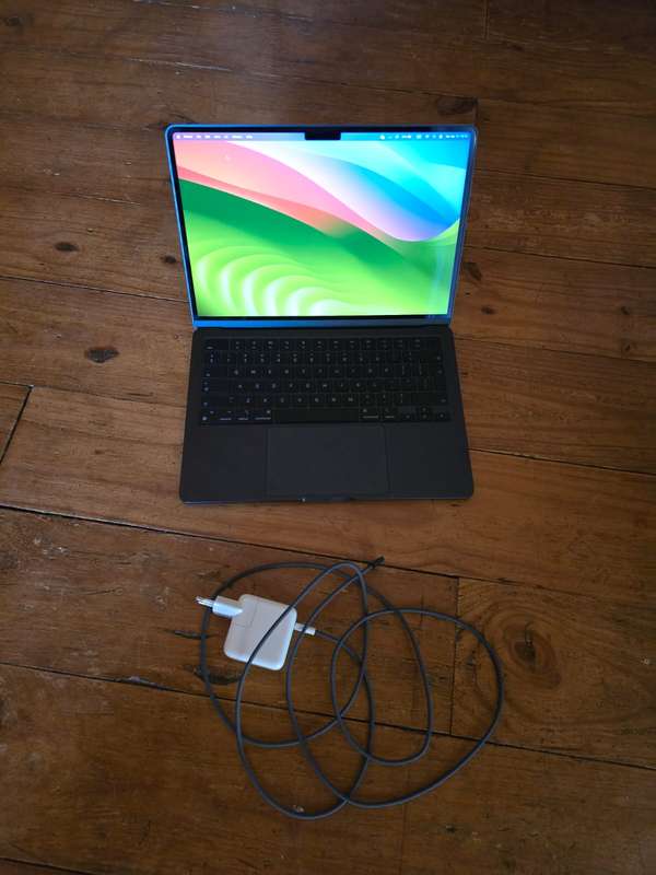 Apple MacBook Air 13, M2: 8Gb Unified Memory, 512Gb SSD Storage