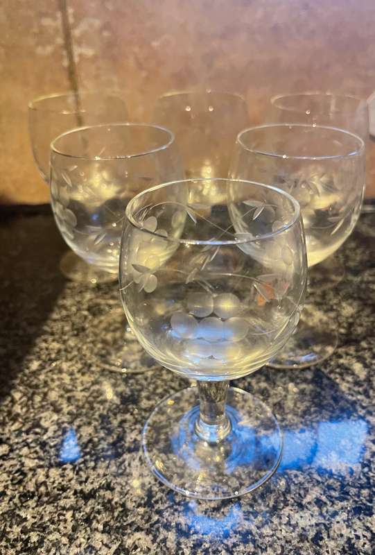 Glasses grape etched x6