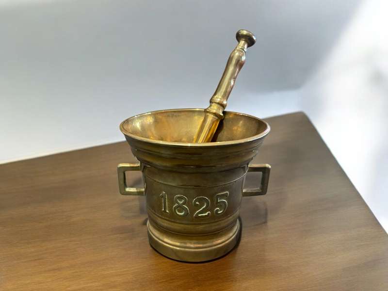 Mortar& pestle brass