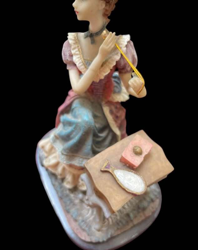Ornament/ figurine