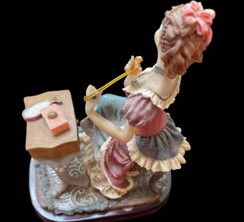 Ornament/ figurine