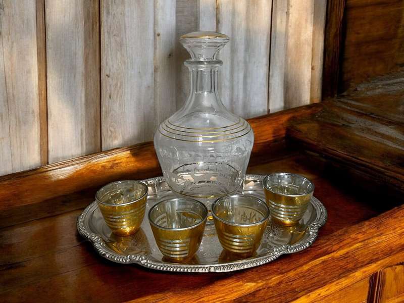 Decanter glasses tray