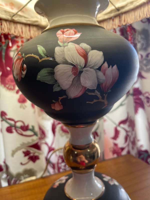 Lamp porcelain