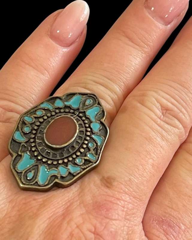 Ring enameled costume