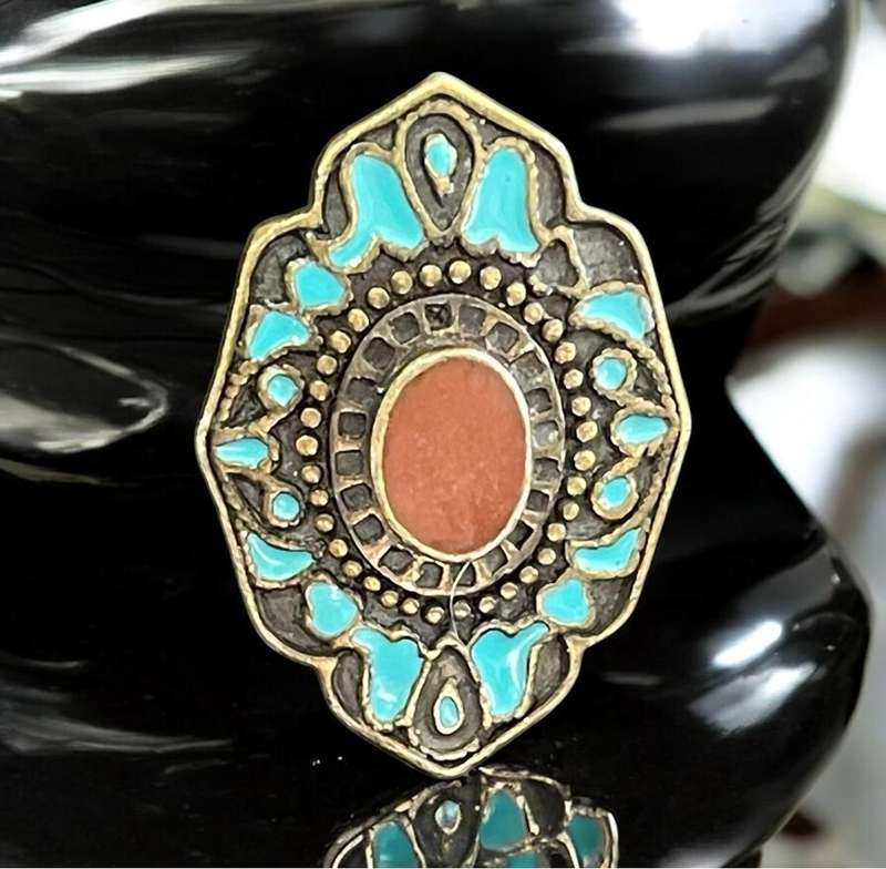 Ring enameled costume