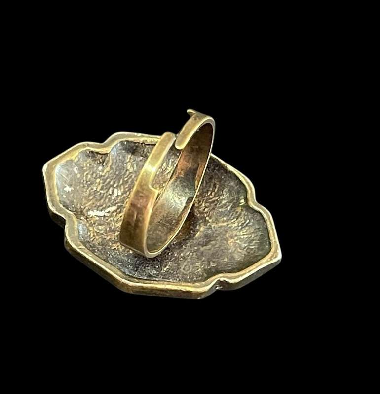 Ring enameled costume