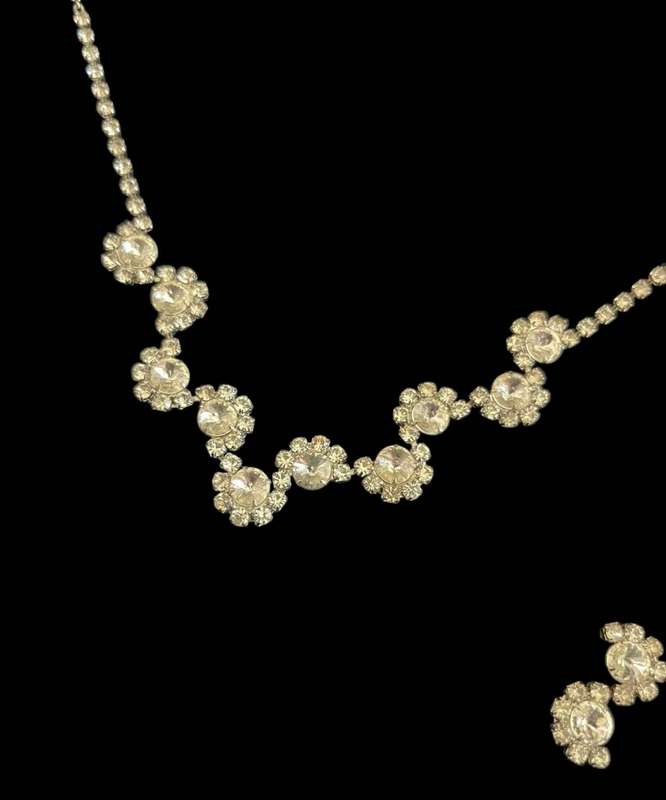 Earrings necklace set Richelieu