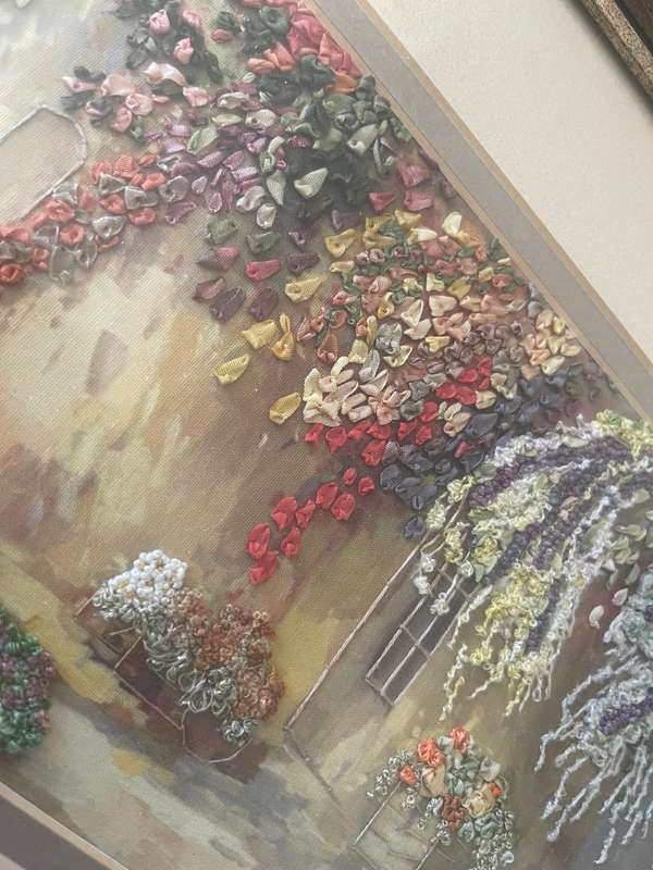 Frame/wall hanging art ribbon work art