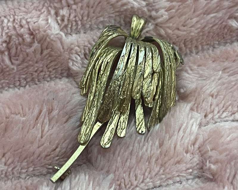 Brooch vintage