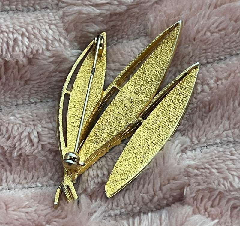 Brooch vintage