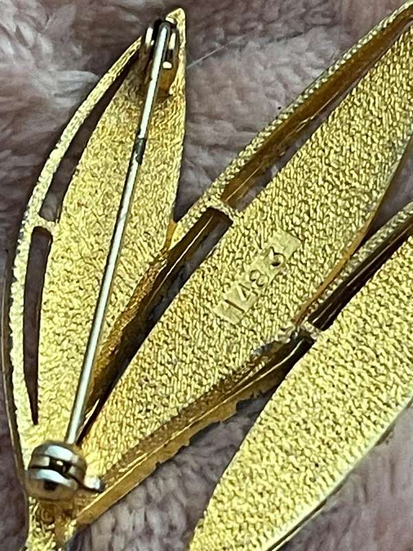 Brooch vintage