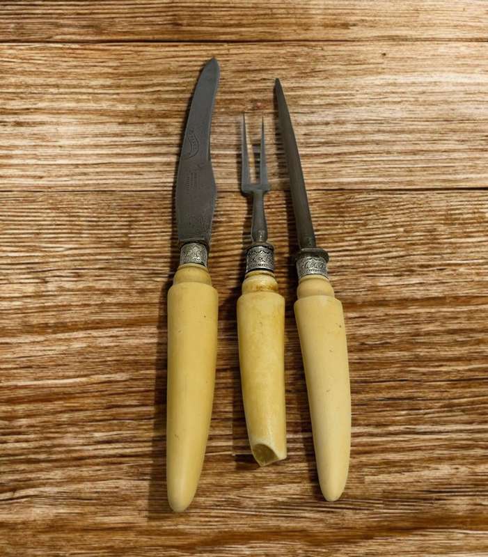 Carving set