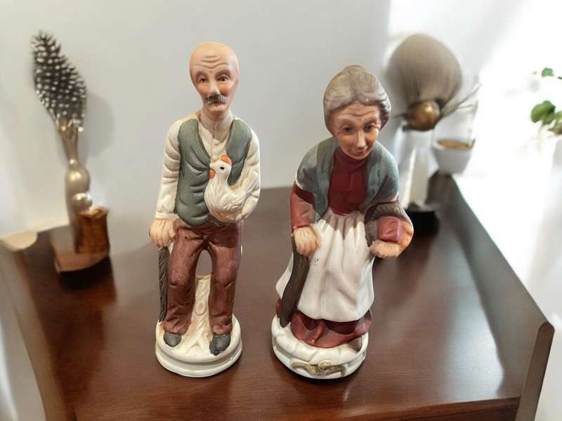 Figurines set