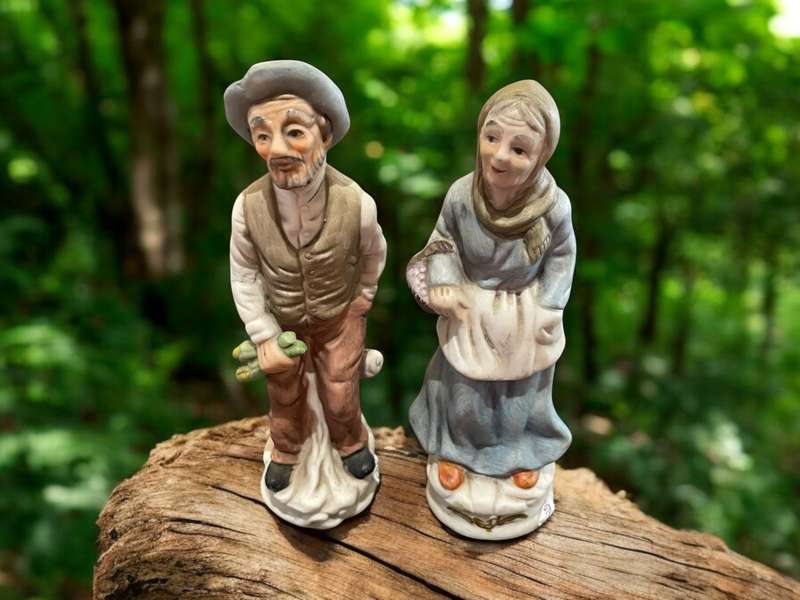 Figurines set