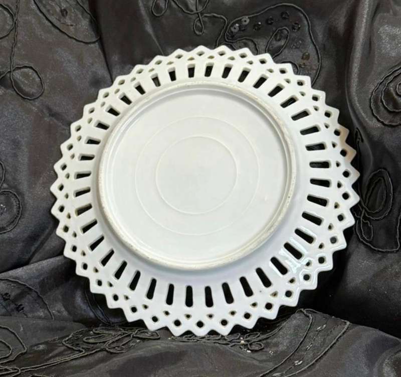 Plate display lattice