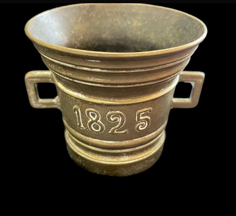 Container/holder brass
