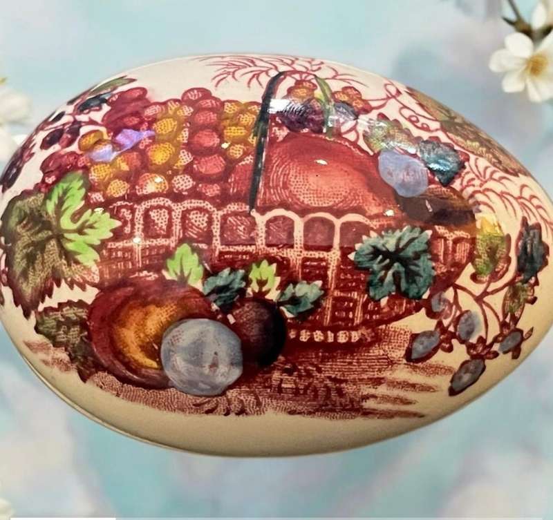 Ornament egg Masons