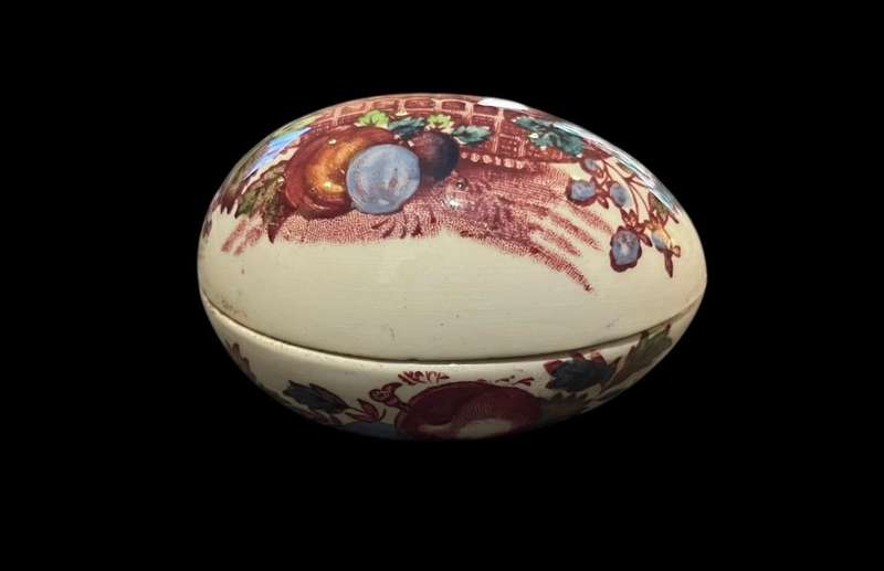 Ornament egg Masons