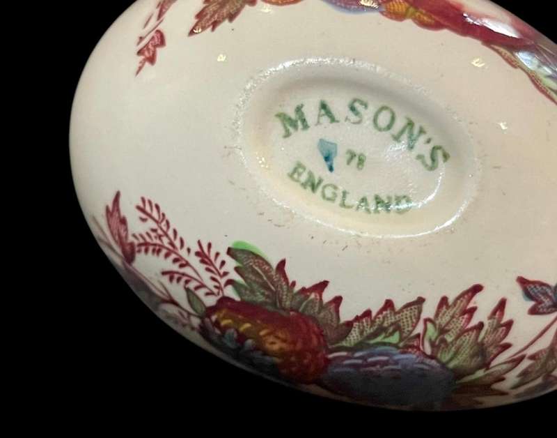 Ornament egg Masons