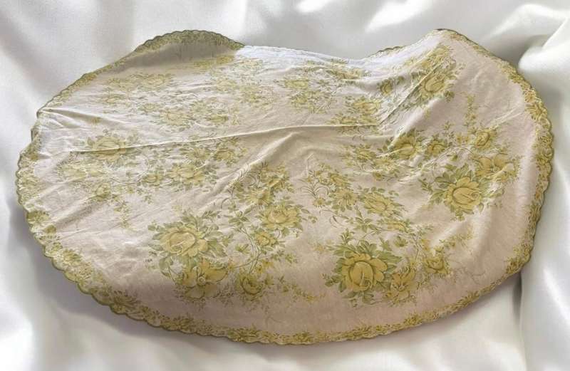 Tablecloth round vintage