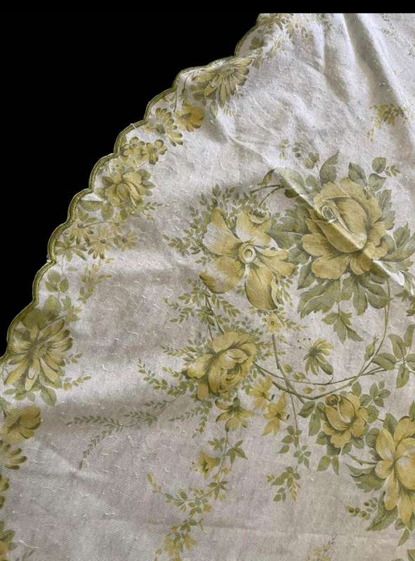 Tablecloth round vintage