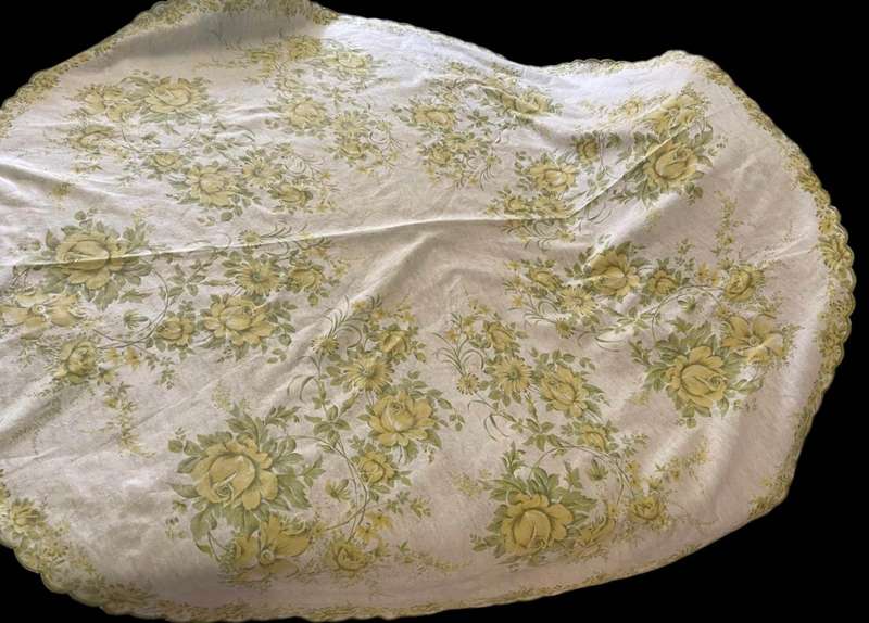 Tablecloth round vintage