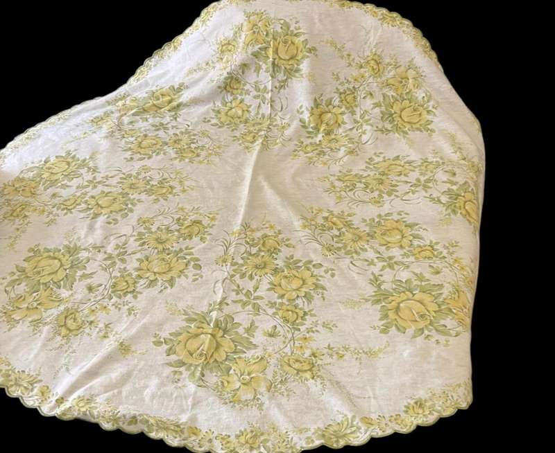 Tablecloth round vintage