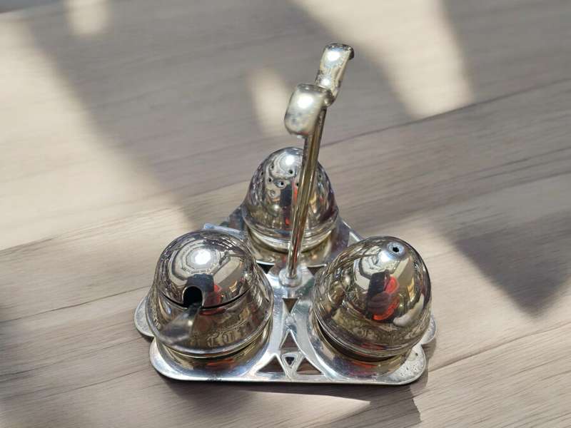 Condiment set