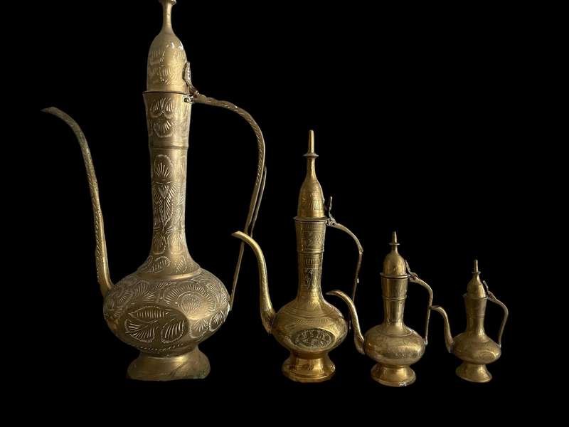 Kettles brass set x4