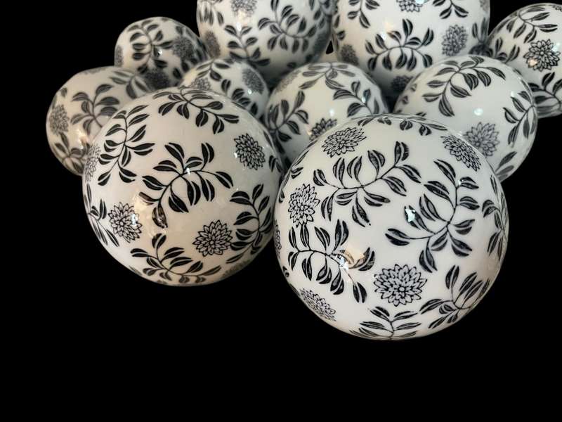 Ornament porcelain balls large each