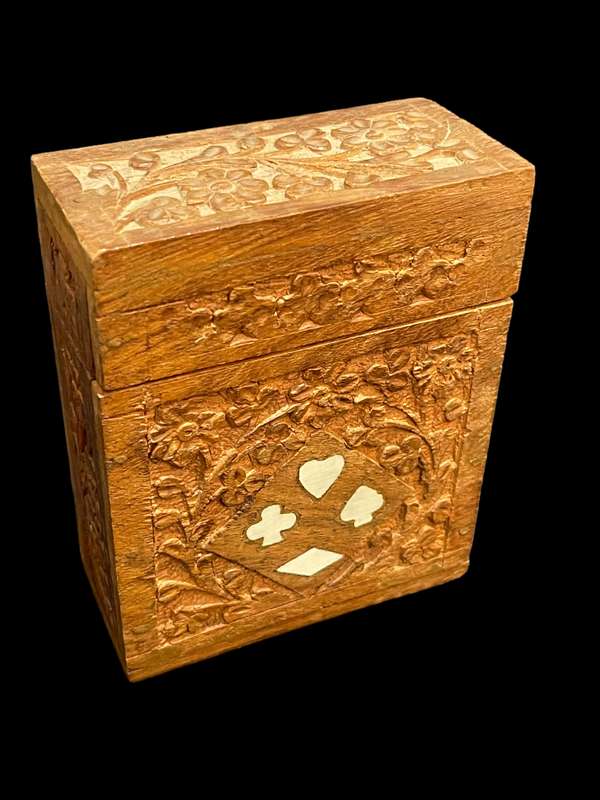 Playing cards holder