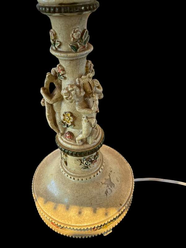 Lamp cherubs