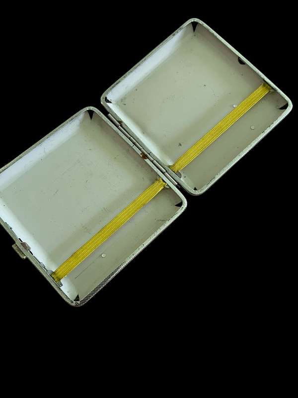 Cigarette holder