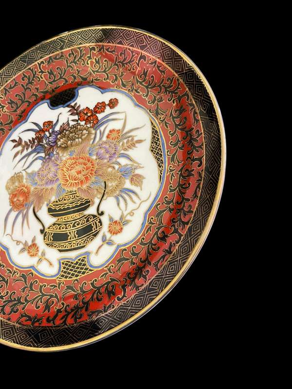 Plate Oriental display