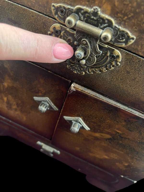 Jewellery box