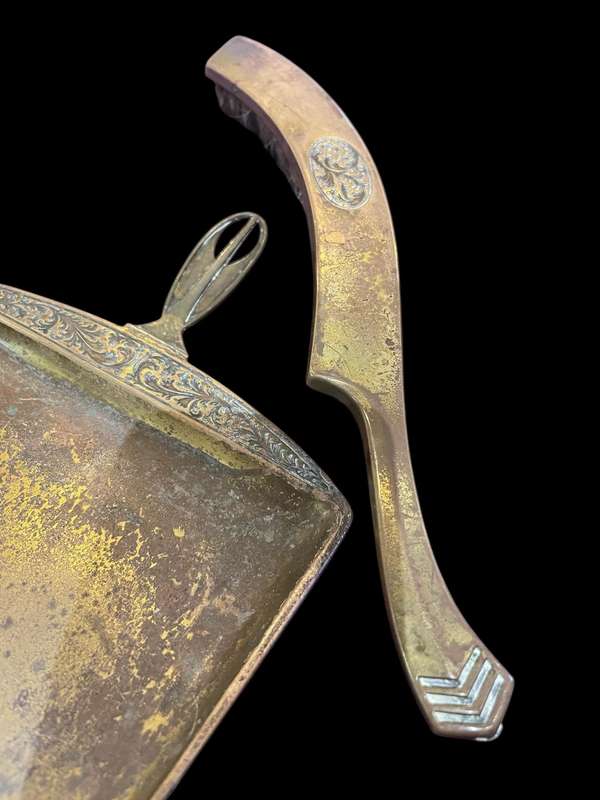 Butler scoop brush brass