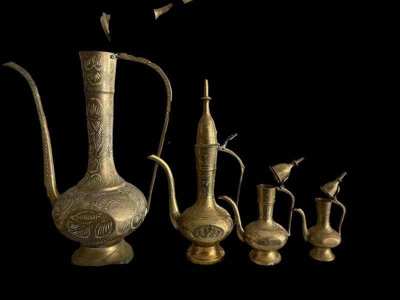 Kettles brass set x4