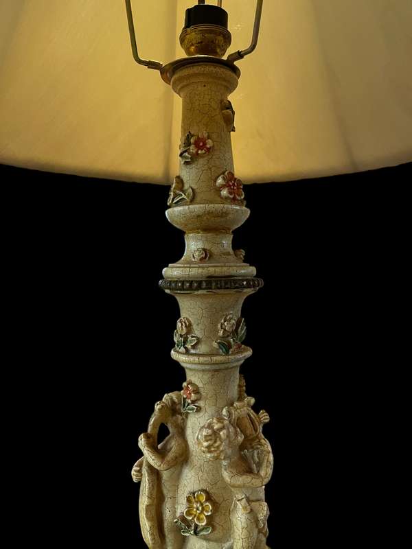 Lamp cherubs