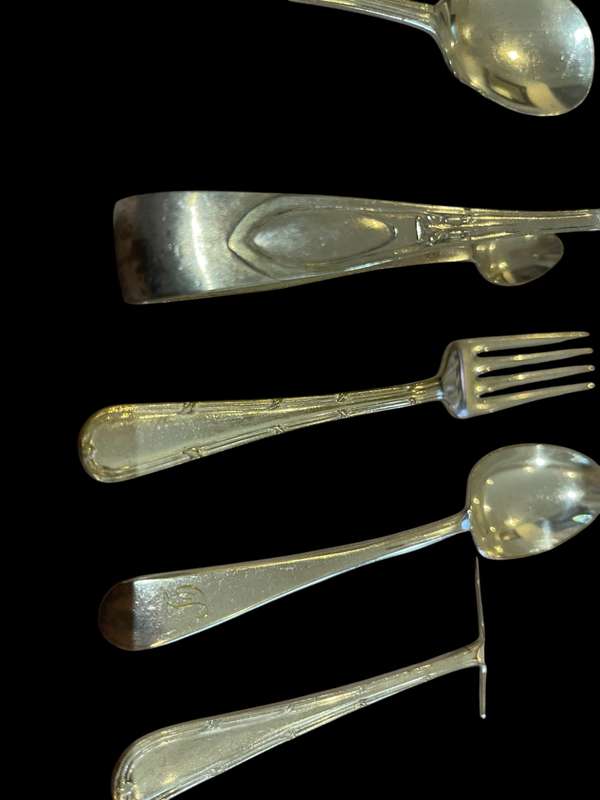 Cutlery lot(4)
