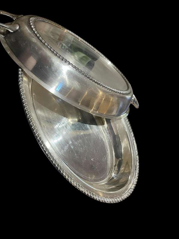 Serving/entree dish silver plated(NR4)