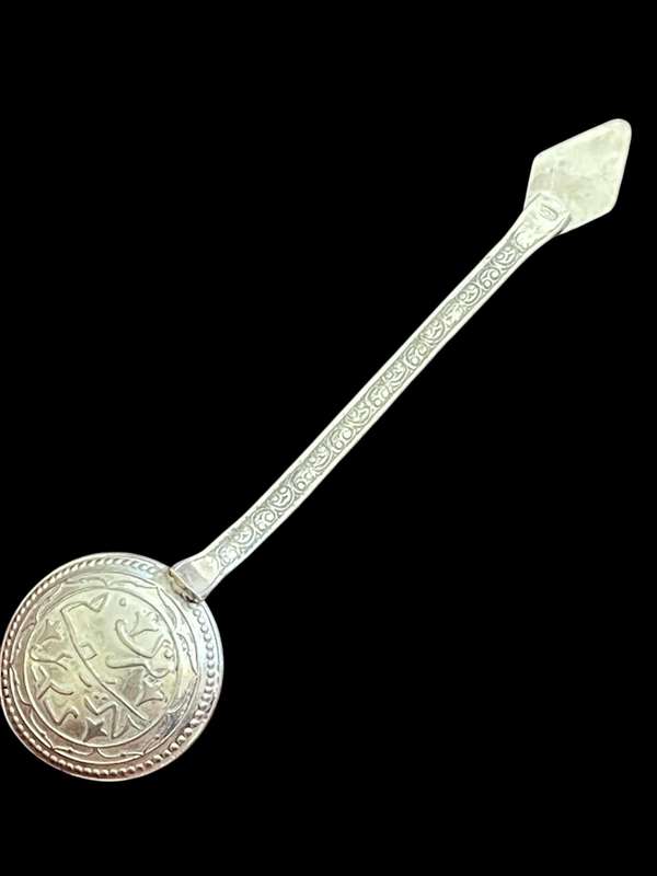 Mustard/salt spoon silver(?)(NR9)