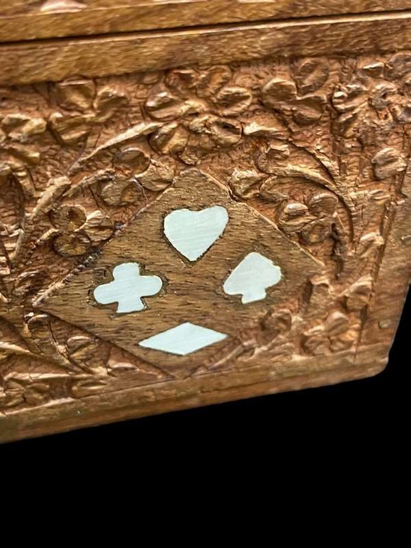 Playing cards holder