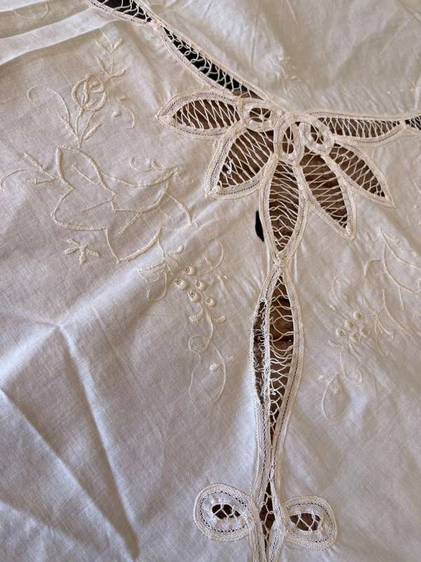 Tablecloth lace round large(28)