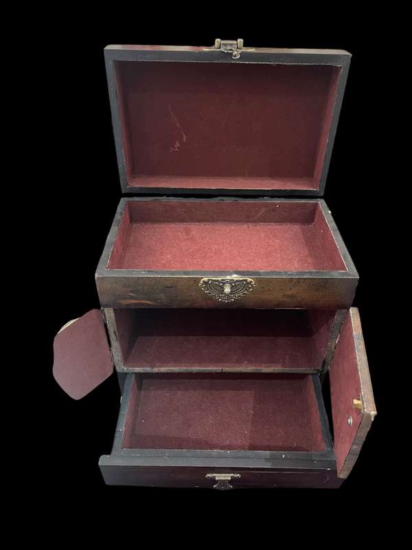 Jewellery box
