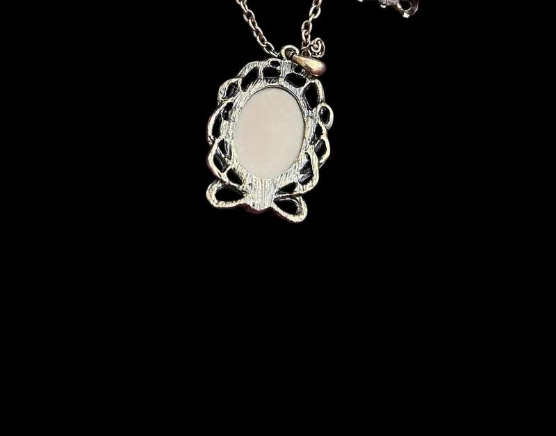 Necklace cameo costume jewellery