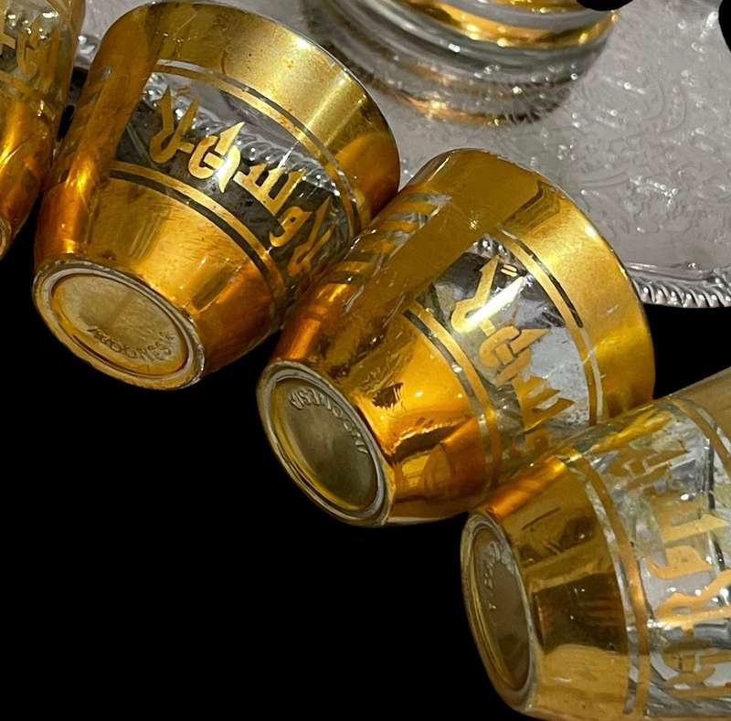 Decanter glasses tray