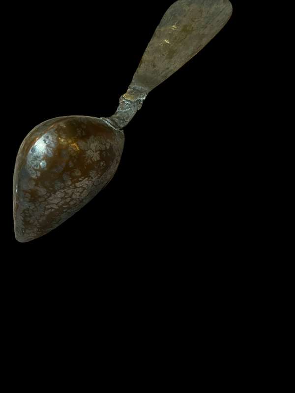 Metal scoop antique