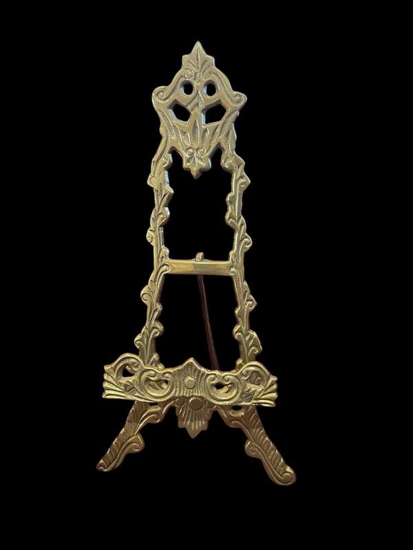 Easel brass