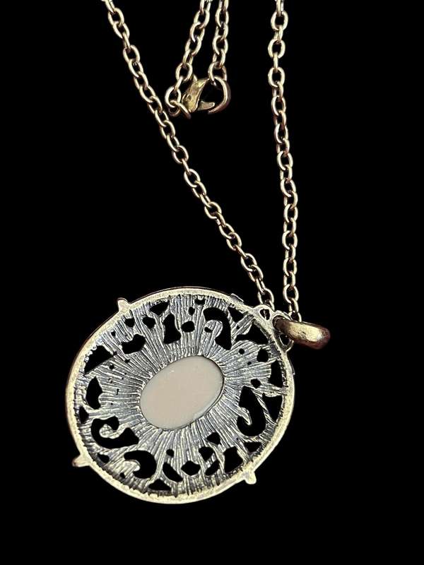Necklace cameo costume jewellery